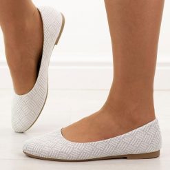 Białe baleriny damskie Evento 9047. Białe balerinki damskie eVento, na lato, bez wzorów, z jeansu, eleganckie, bez obcasa, na płaskiej podeszwie, bez zapięcia. Za 89.00 zł.