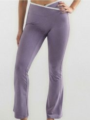 Legginsy flare z kontrastową lamówką - fioletowy. Fioletowe legginsy damskie Sinsay, bez wzorów. Za 49.99 zł.