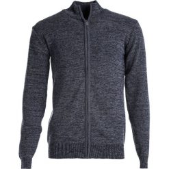 Granatowy Sweter Heaton. Niebieskie swetry męskie Born2be, na jesień, l, bez wzorów, bez kołnierzyka, bez ramiączek. Za 59.99 zł.