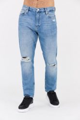CALVIN KLEIN Błękitne męskie jeansy Dad Jean. Niebieskie jeansy męskie Calvin Klein, z bawełny, eleganckie, długie. W wyprzedaży za 429.99 zł.