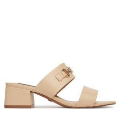 Klapki Nine West. Brązowe klapki damskie Nine West, bez wzorów, bez obcasa, bez zapięcia. Za 199.99 zł.