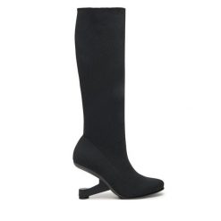 Kozaki United Nude. Czarne kozaki damskie United Nude, bez wzorów, bez obcasa, na koturnie, bez zapięcia. Za 1,499.00 zł.