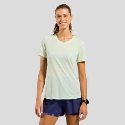 Koszulka damska Odlo ESSENTIAL LINENCOOL T-shirt crew neck s/s. Zielone t-shirty damskie ODLO, s, bez wzorów, sportowe, bez kołnierzyka, bez ramiączek. Za 269.99 zł.