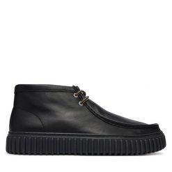 Trzewiki Clarks. Czarne botki męskie Clarks, bez wzorów, bez obcasa, bez zapięcia. Za 519.99 zł.