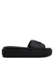Guess Klapki FLJLNY FAB19 Czarny. Czarne klapki damskie Guess, z aplikacjami, z materiału, bez obcasa, bez zapięcia. Za 319.99 zł.
