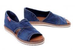 ARTIKER RELAKS 46C0211 jeans, sandały damskie. Niebieskie sandały damskie Artiker Relaks, bez wzorów, z jeansu, bez obcasa, bez zapięcia. Za 223.92 zł.