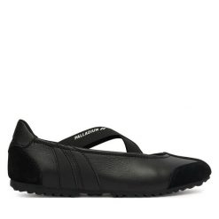 Baleriny Palladium. Czarne balerinki damskie Palladium, bez wzorów, bez obcasa, bez zapięcia. Za 459.99 zł.