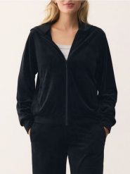 Welurowa bluza z kapturem - czarny. Czarne bluzy damskie Reserved, l, bez wzorów, z dzianiny, bez ramiączek, z kapturem. W wyprzedaży za 59.99 zł.