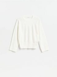 Sweter z lyocellem - złamana biel. Swetry nierozpinane damskie Reserved, l, bez wzorów, z dzianiny, bez kołnierzyka, bez ramiączek. Za 129.99 zł.