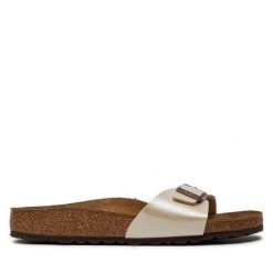 Klapki Birkenstock. Brązowe klapki damskie Birkenstock, bez wzorów, bez obcasa, bez zapięcia. Za 399.99 zł.