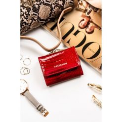 Portfel damski Peterson PTN PH32-1-RS czerwony. Czerwone portfele damskie Peterson, ze skóry. Za 69.99 zł.