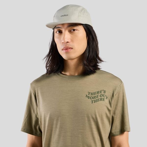 Czapka z daszkiem ODLO Performance Light. Białe czapki damskie ODLO, bez wzorów, sportowe. Za 135.72 zł.