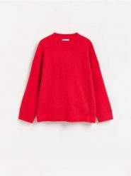 Sweter z domieszką wełny - czerwony. Czerwone swetry nierozpinane damskie Reserved, l, bez wzorów, z dzianiny, bez kołnierzyka, bez ramiączek. Za 139.99 zł.