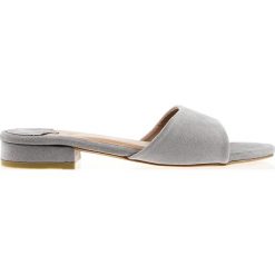 Szare klapki (38). Szare klapki damskie Seastar, bez wzorów, z zamszu, bez obcasa, bez zapięcia. Za 45.00 zł.