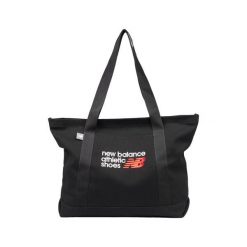 Torba sportowa New Balance LAB51501BK – czarna. Czarne torby na laptopa damskie New Balance, bez wzorów, z materiału. Za 139.99 zł.