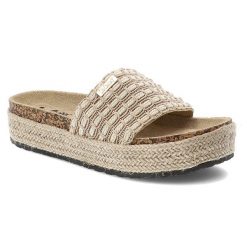 Beżowe Klapki Lee Cooper Modne Obuwie Damskie. Brązowe klapki damskie Lee Cooper, na lato, bez wzorów, z jeansu, boho, bez obcasa, bez zapięcia. Za 99.99 zł.