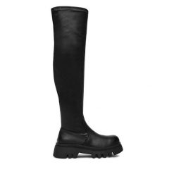 Kozaki DeeZee. Czarne kozaki damskie DeeZee, bez wzorów, bez obcasa, na płaskiej podeszwie, bez zapięcia. Za 259.99 zł.