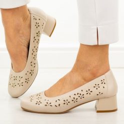 Cieliste czółenka damskie na obcasie Sergio Leone Sk180. Czółenka damskie Sergio Leone, na lato, bez wzorów, z materiału, biznesowe, z okrągłym noskiem, bez obcasa, na obcasie, bez zapięcia. Za 179.00 zł.