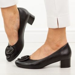 Czarne czółenka damskie na obcasie Potocki 12769. Czarne czółenka damskie POTOCKI, na jesień, bez wzorów, z materiału, biznesowe, z okrągłym noskiem, bez obcasa, na obcasie, bez zapięcia. Za 189.00 zł.