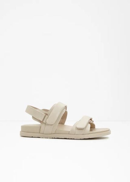 Sandały. Brązowe sandały damskie bonprix, bez wzorów, bez obcasa, bez zapięcia. Za 119.99 zł.
