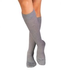 Szare, wełniane skarpetki kompresyjne 3/4 z wełny merynosów. Szare skarpetki damskie OEM, bez wzorów, z wełny. Za 94.99 zł.
