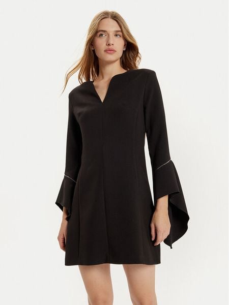 Rinascimento Sukienka koktajlowa CFC0121164003 Czarny Regular Fit. Czarne sukienki damskie Rinascimento, m, bez wzorów, z syntetyku, wizytowe, bez kołnierzyka, bez ramiączek. Za 349.99 zł.