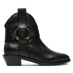 Kowbojki See By Chloé. Czarne botki damskie See By Chloé, bez wzorów, bez obcasa, na słupku, bez zapięcia. Za 2,609.00 zł.