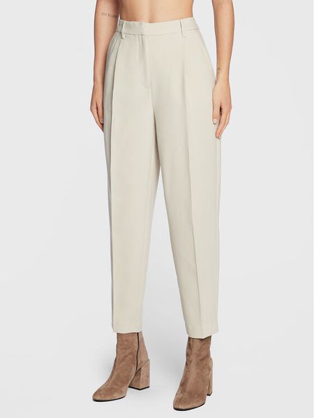 Bruuns Bazaar Spodnie materiałowe Cindysus Dagny BBW2393 Écru Loose Fit. Spodnie materiałowe damskie Bruuns Bazaar, bez wzorów, z materiału. Za 269.99 zł.