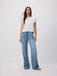 Jeansy wide leg z dodatkiem lnu - niebieski. Niebieskie jeansy damskie Reserved, bez wzorów, z bawełny. W wyprzedaży za 99.99 zł.