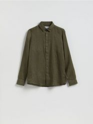 Lniana koszula regular fit - ciemnozielony. Zielone koszule męskie Reserved, l, bez wzorów, bez kołnierzyka, bez ramiączek. Za 179.99 zł.