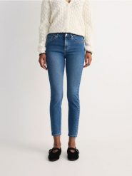 Jeansy slim push up - niebieski. Niebieskie jeansy damskie Reserved, bez wzorów, z denimu. W wyprzedaży za 59.99 zł.
