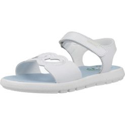 Sandały PABLOSKY 449100P Biały. Białe buty zimowe męskie Pablosky, bez wzorów, ze skóry, bez obcasa, bez zapięcia. Za 259.99 zł.