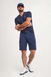 Spodenki męskie cargo EA7 EMPORIO ARMANI. Szorty męskie EA7 Emporio Armani, bez wzorów. W wyprzedaży za 324.22 zł.