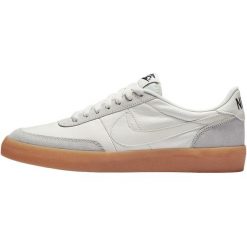 Buty sportowe Nike Killshot 2. Białe buty sportowe męskie Nike, bez wzorów, ze skóry, bez zapięcia, na fitness i siłownię. W wyprzedaży za 390.00 zł.
