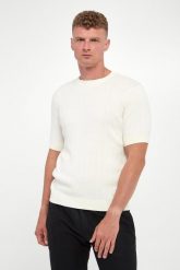 T-shirt męski dzianinowy z kaszmirem EMPORIO ARMANI. T-shirty męskie Emporio Armani, m, bez wzorów, z dzianiny, bez kołnierzyka, bez ramiączek. Za 819.00 zł.