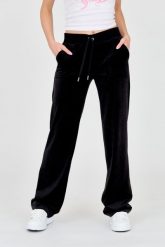 JUICY COUTURE Czarne spodnie Del Ray Pocket Pant. Czarne spodnie dresowe damskie Juicy Couture, bez wzorów, z dresówki. W wyprzedaży za 229.99 zł.