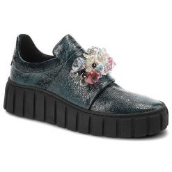 Półbuty damskie Damiss, skórzana cholewka wsuwaneozdobna aplikacja z kryształów, zielone szkło, DS-632. Zielone półbuty damskie DAMISS, z aplikacjami, ze skóry, eleganckie, bez obcasa, na obcasie, bez zapięcia. Za 348.99 zł.