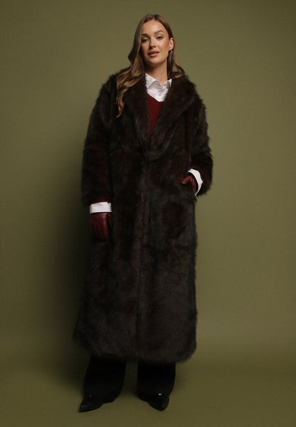 Brązowy Długi Płaszcz Futrzany z Kołnierzem Banisse. Brązowe płaszcze damskie Born2be, l, bez wzorów, z futra, eleganckie, bez kołnierzyka, bez kaptura. Za 329.99 zł.