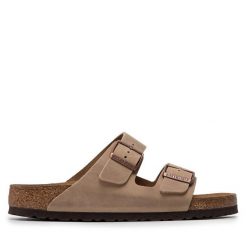 Klapki Birkenstock. Szare klapki damskie Birkenstock, bez wzorów, bez obcasa, bez zapięcia. Za 389.99 zł.