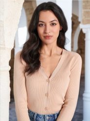 Kardigan z miękkiej dzianiny - beżowy. Brązowe kardigany damskie Sinsay, l, bez wzorów, z dzianiny, bez kołnierzyka. Za 35.99 zł.