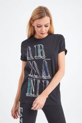 T-shirt ARMANI EXCHANGE. T-shirty damskie Armani Exchange, xs, bez wzorów, bez kołnierzyka, bez ramiączek. W wyprzedaży za 131.97 zł.