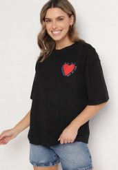 Czarny Bawełniany T-shirt z Motywem Serca Liorlie. Czarne t-shirty damskie Born2be, bez wzorów, z bawełny, klasyczne, bez kołnierzyka, bez ramiączek. Za 74.99 zł.