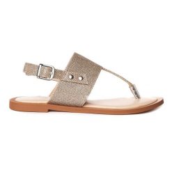 Metaliczne srebrne sandały Srebrne. Szare sandały damskie Trespass, bez wzorów, z materiału, bez obcasa, bez zapięcia. Za 209.99 zł.