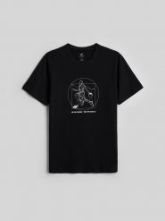 4F T-shirt regular z nadrukiem męski - czarny S. Czarne t-shirty męskie 4F, m, bez wzorów, z bawełny, bez kołnierzyka, bez ramiączek. Za 69.99 zł.