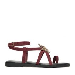 Sandały DeeZee. Czerwone sandały damskie DeeZee, bez wzorów, bez obcasa, na płaskiej podeszwie, bez zapięcia. Za 99.99 zł.