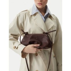 Torebka Balagan. Brązowe listonoszki damskie BALAGAN, bez wzorów, bez dodatków. Za 999.99 zł.