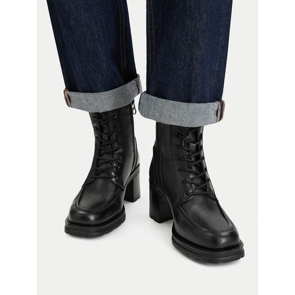 Botki G-Star. Czarne botki damskie G-Star, bez wzorów, retro, bez obcasa, na słupku, bez zapięcia. Za 399.99 zł.