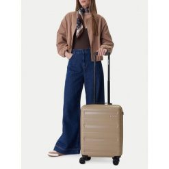 Walizka kabinowa GINO ROSSI. Brązowe walizki damskie Gino Rossi, bez wzorów. Za 259.99 zł.