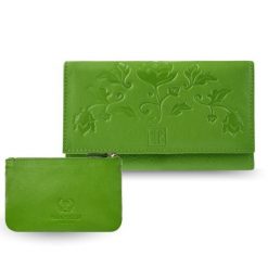 Portfel damski skórzany z kwiatowym wzorem T-45-GR etui na klucze T-51-NGR zestaw prezentowy Paolo Peruzzi ZUP-119-GR. Zielone portfele damskie Paolo Peruzzi, ze skóry. Za 109.99 zł.