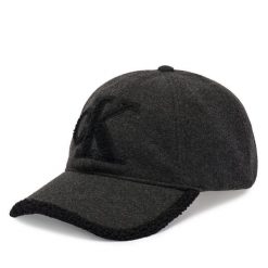 Czapka z daszkiem Calvin Klein. Czarne czapki damskie Calvin Klein, bez wzorów. Za 209.99 zł.